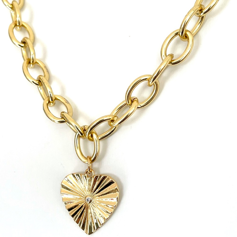 Gold Heart Pendant Chain Necklace - Elegant Women's Jewelry